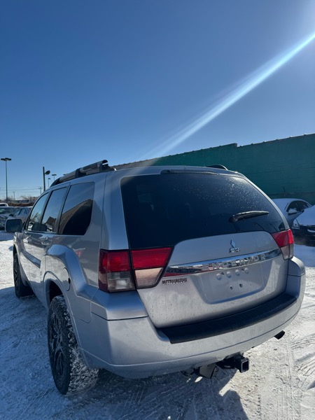 Mitsubishi Endeavor LS AWD 2011