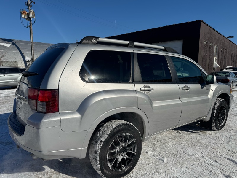 Mitsubishi Endeavor LS AWD 2011