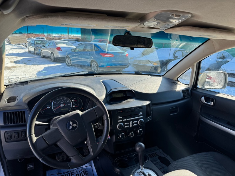 Mitsubishi Endeavor LS AWD 2011