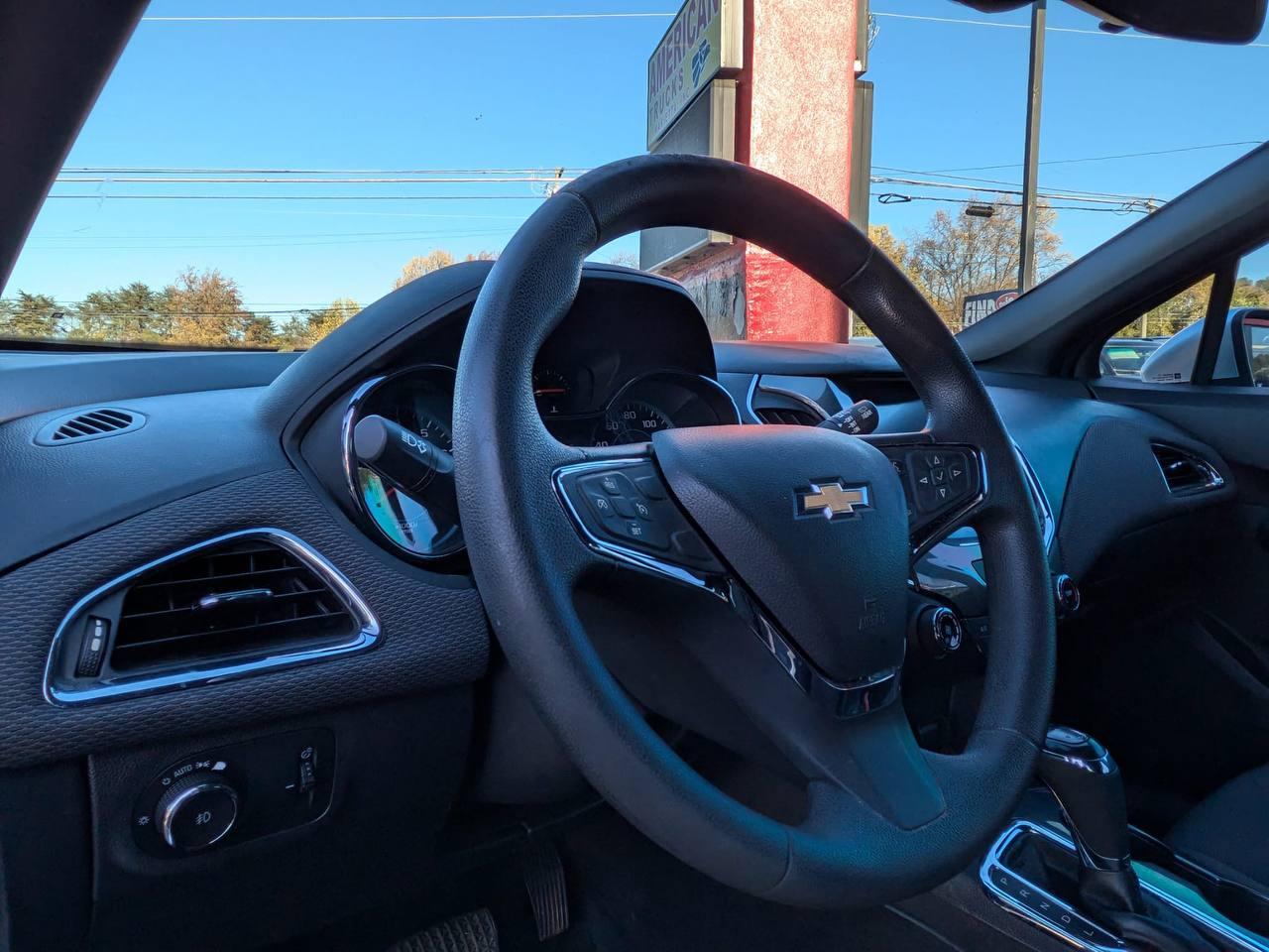 Chevrolet Cruze LT Auto Hatchback 2017