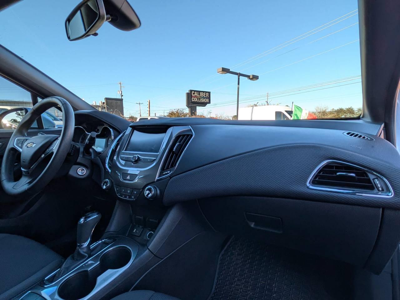 Chevrolet Cruze LT Auto Hatchback 2017