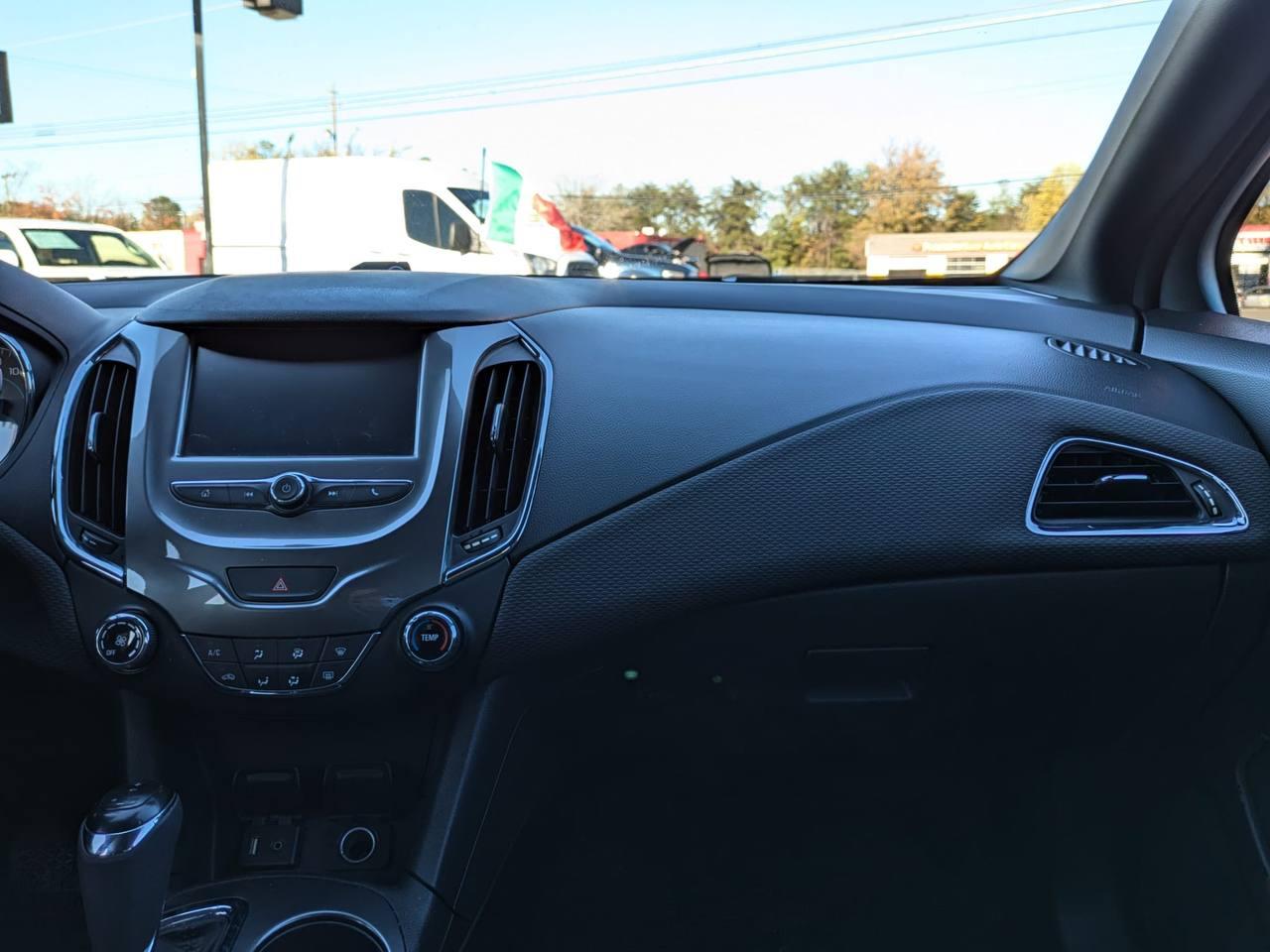 Chevrolet Cruze LT Auto Hatchback 2017