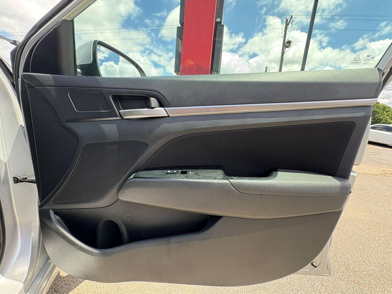 Hyundai Elantra Limited 2020