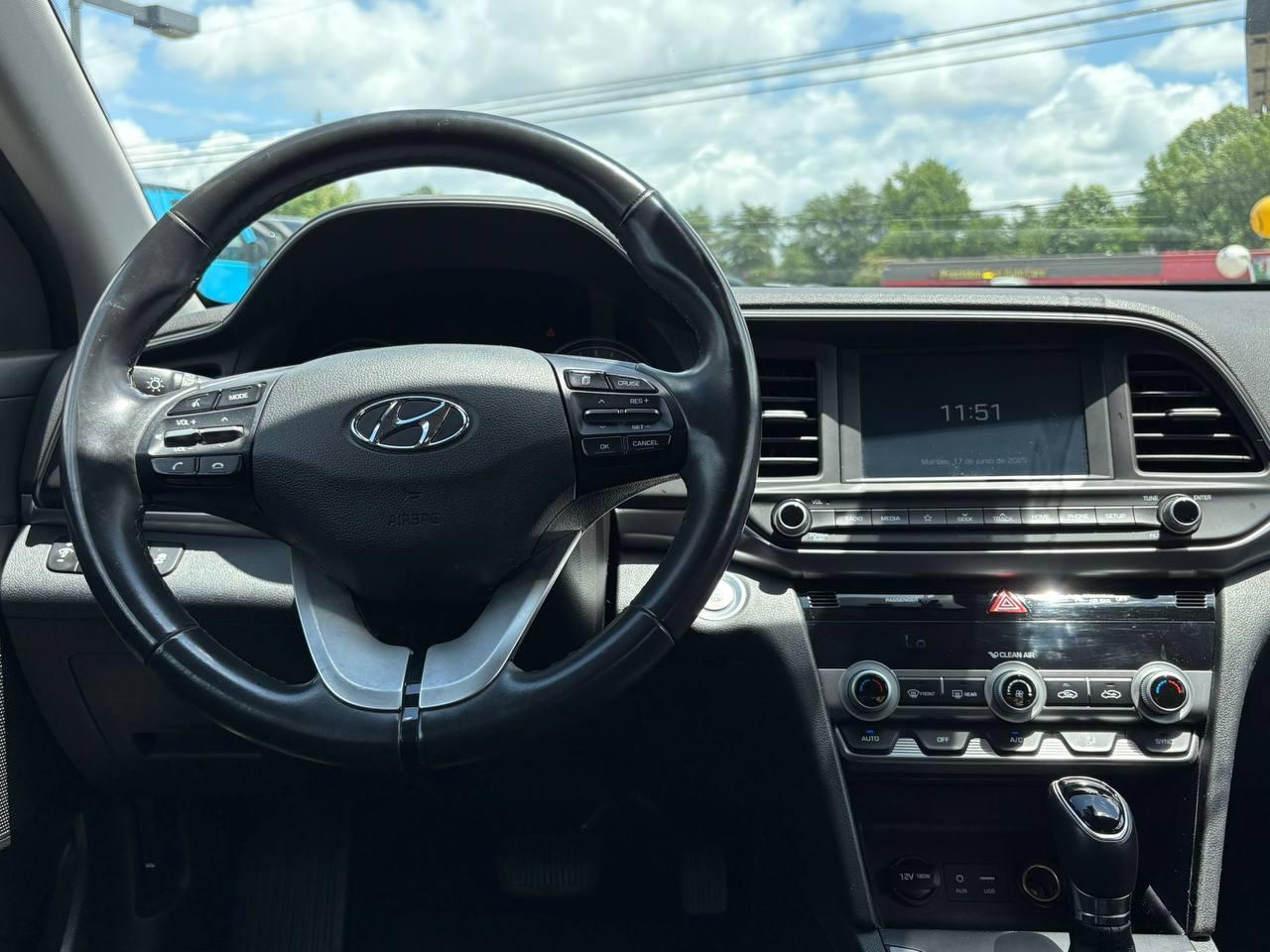 Hyundai Elantra Limited 2020