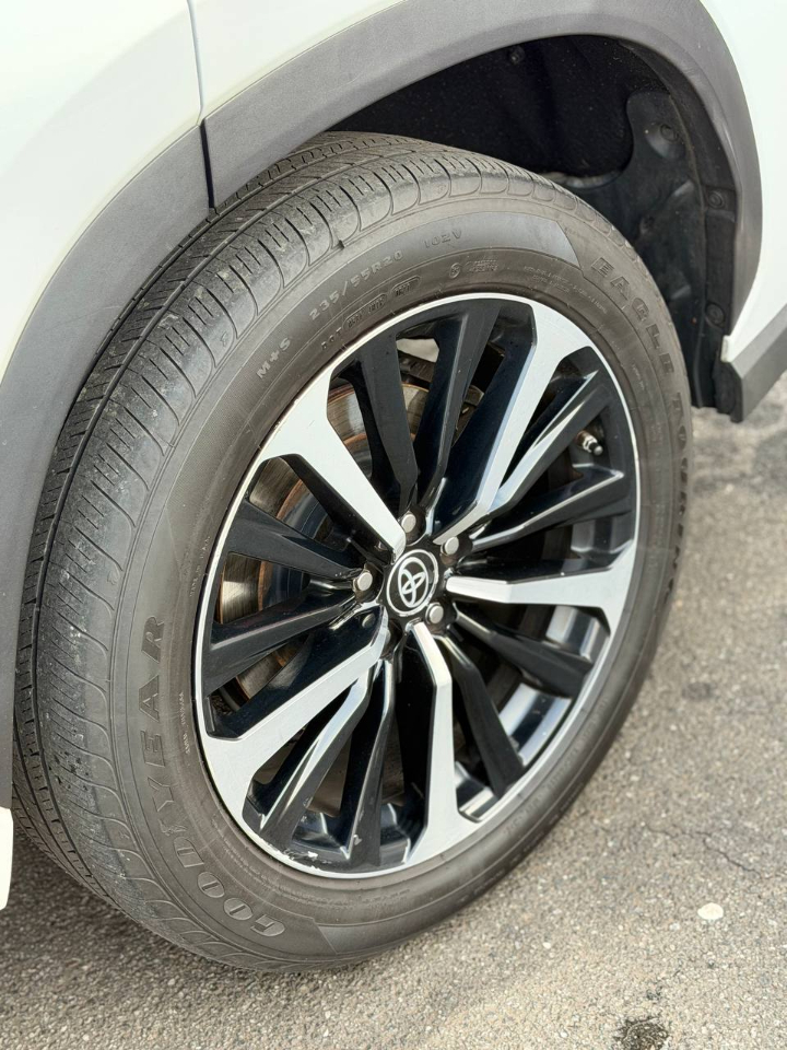 Toyota Highlander XSE FWD V6 2022