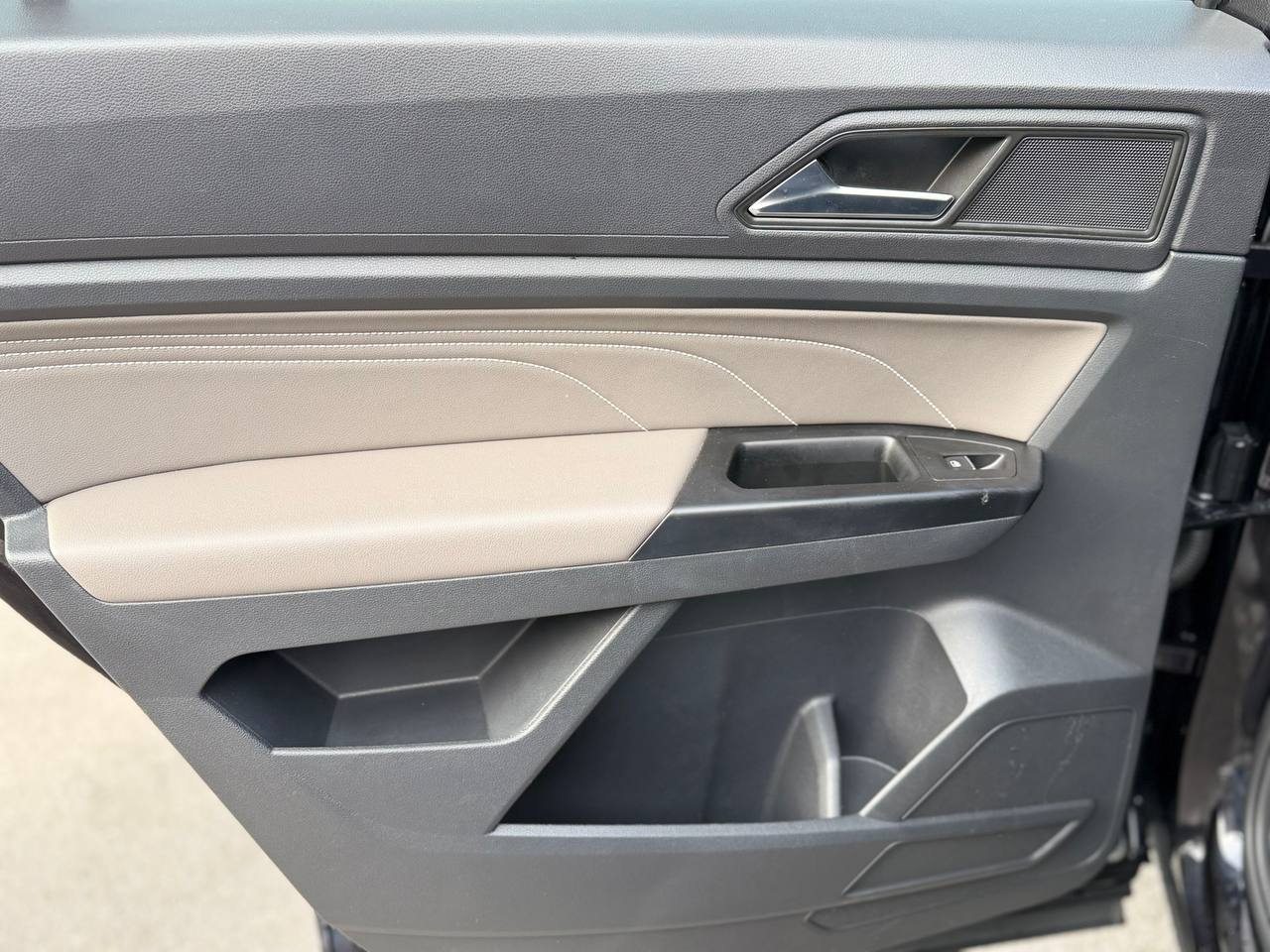 Volkswagen Atlas Cross Sport SE w/Technology 2021