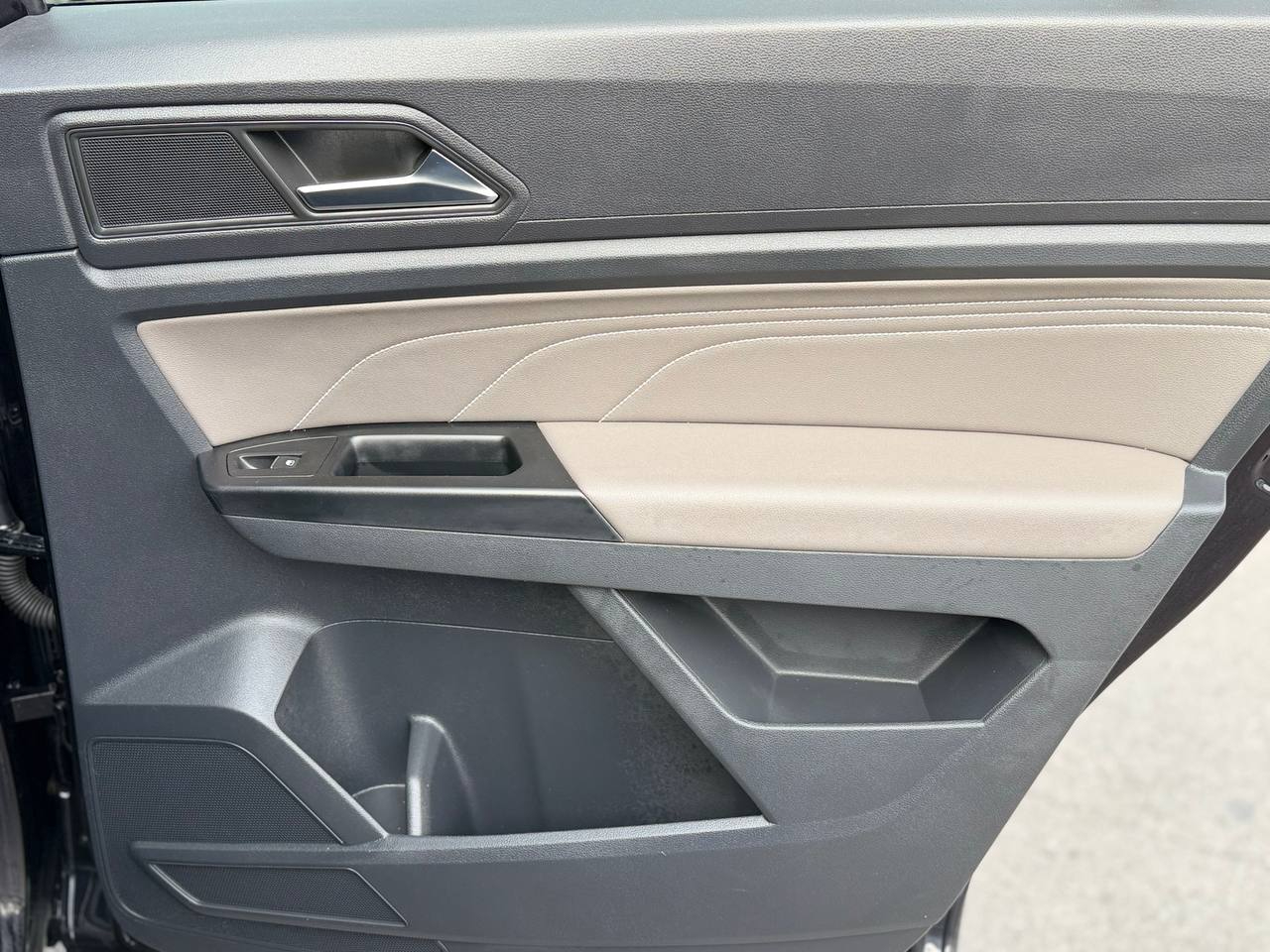 Volkswagen Atlas Cross Sport SE w/Technology 2021