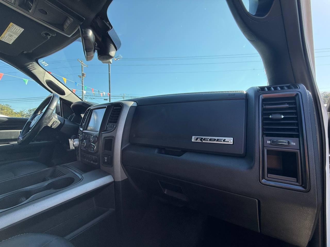 RAM 1500 Rebel Crew Cab SWB 4WD 2017
