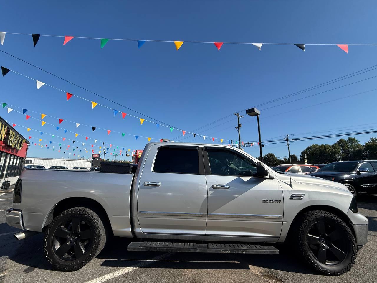 Dodge Ram 1500 SLT Crew Cab 2WD 2009