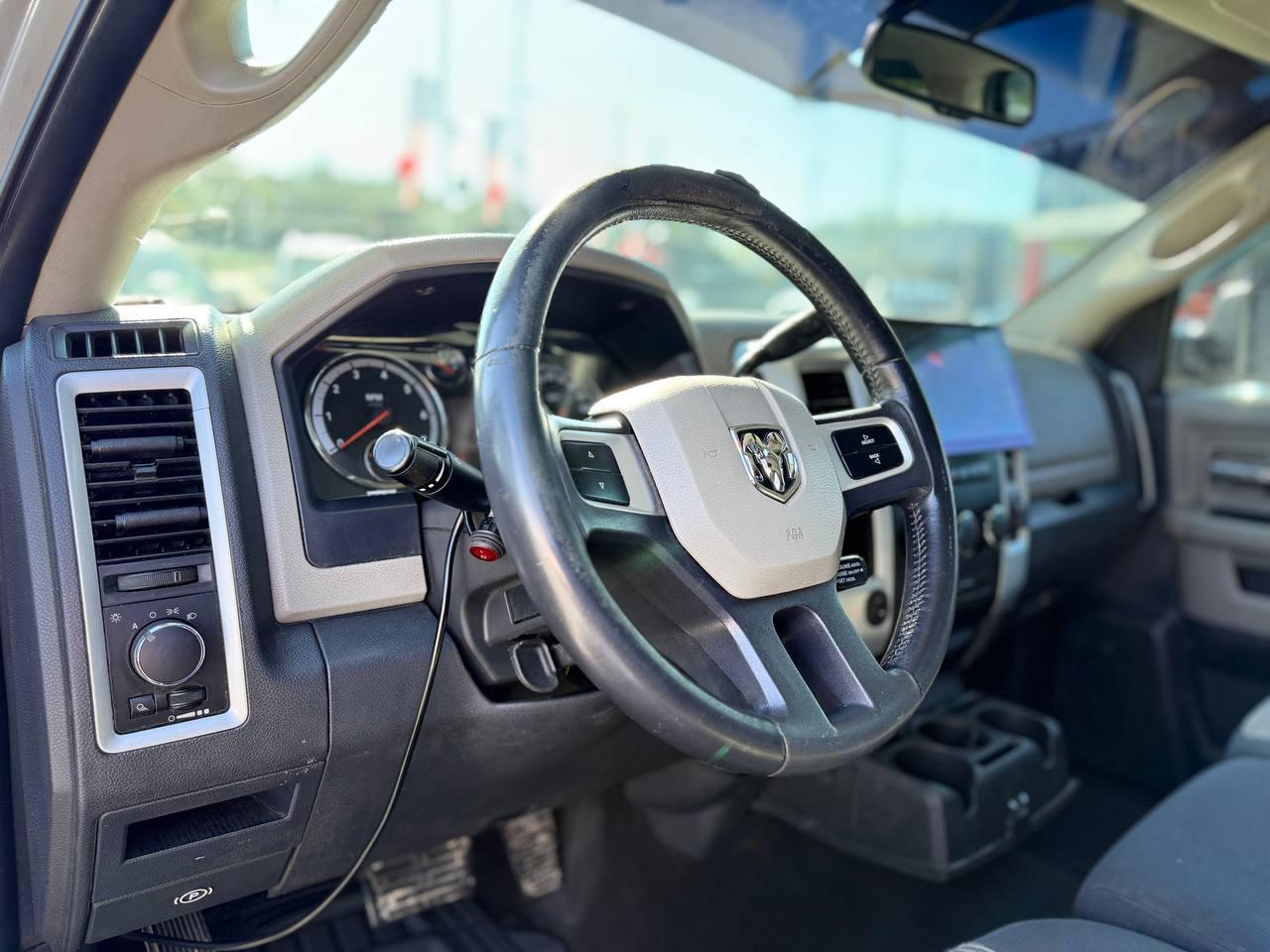 Dodge Ram 1500 SLT Crew Cab 2WD 2009