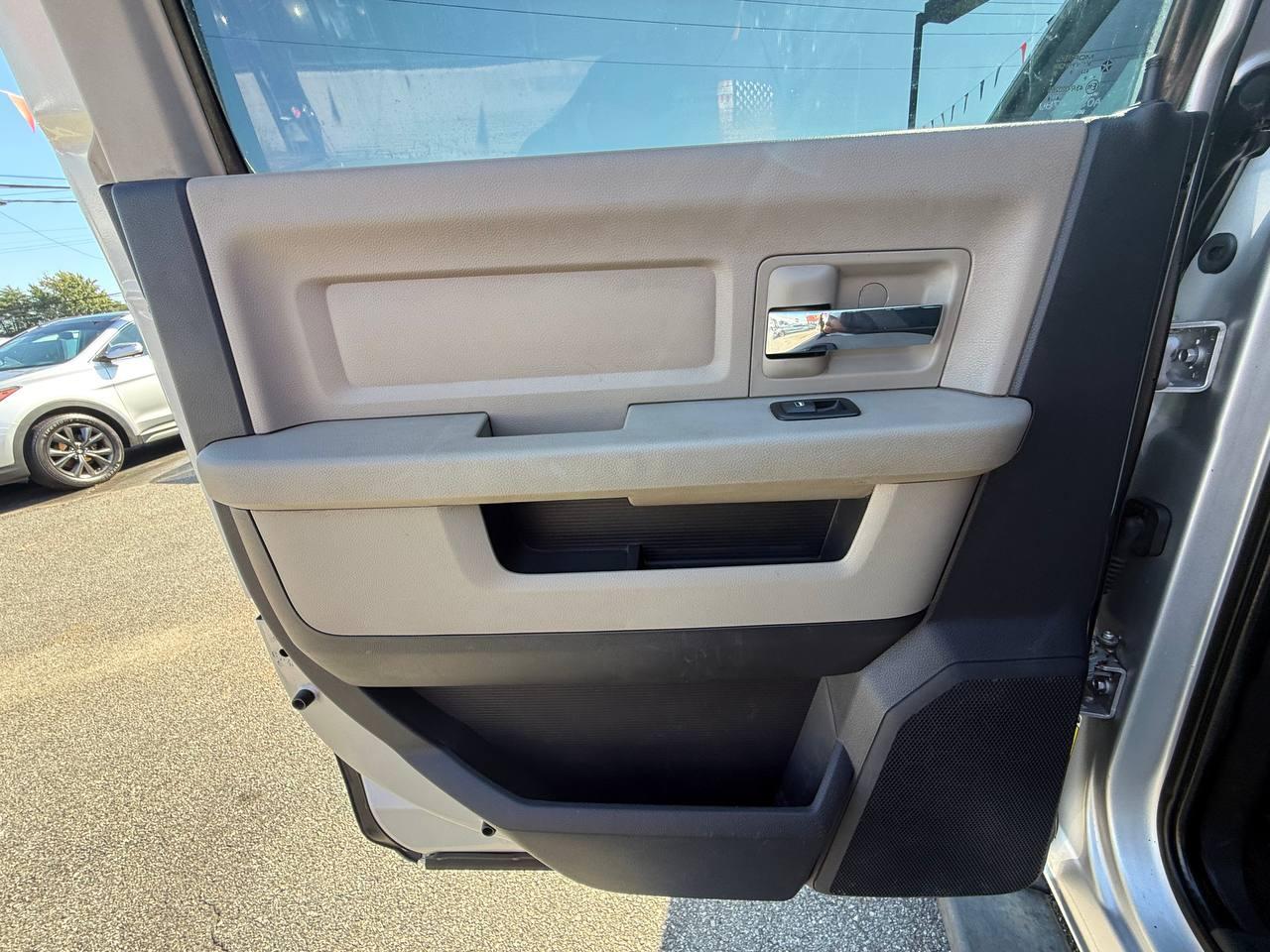 Dodge Ram 1500 SLT Crew Cab 2WD 2009
