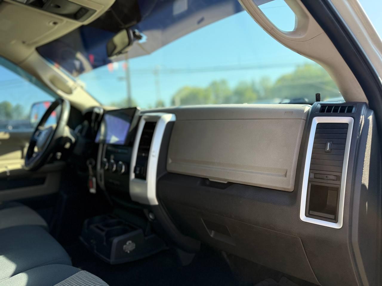 Dodge Ram 1500 SLT Crew Cab 2WD 2009