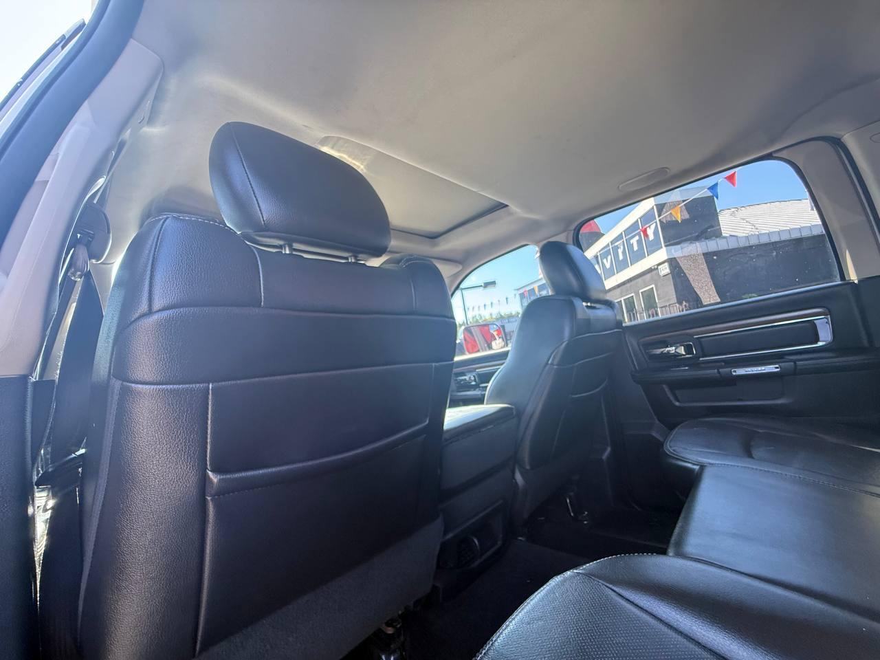 RAM 2500 Laramie Crew Cab LWB 4WD 2015