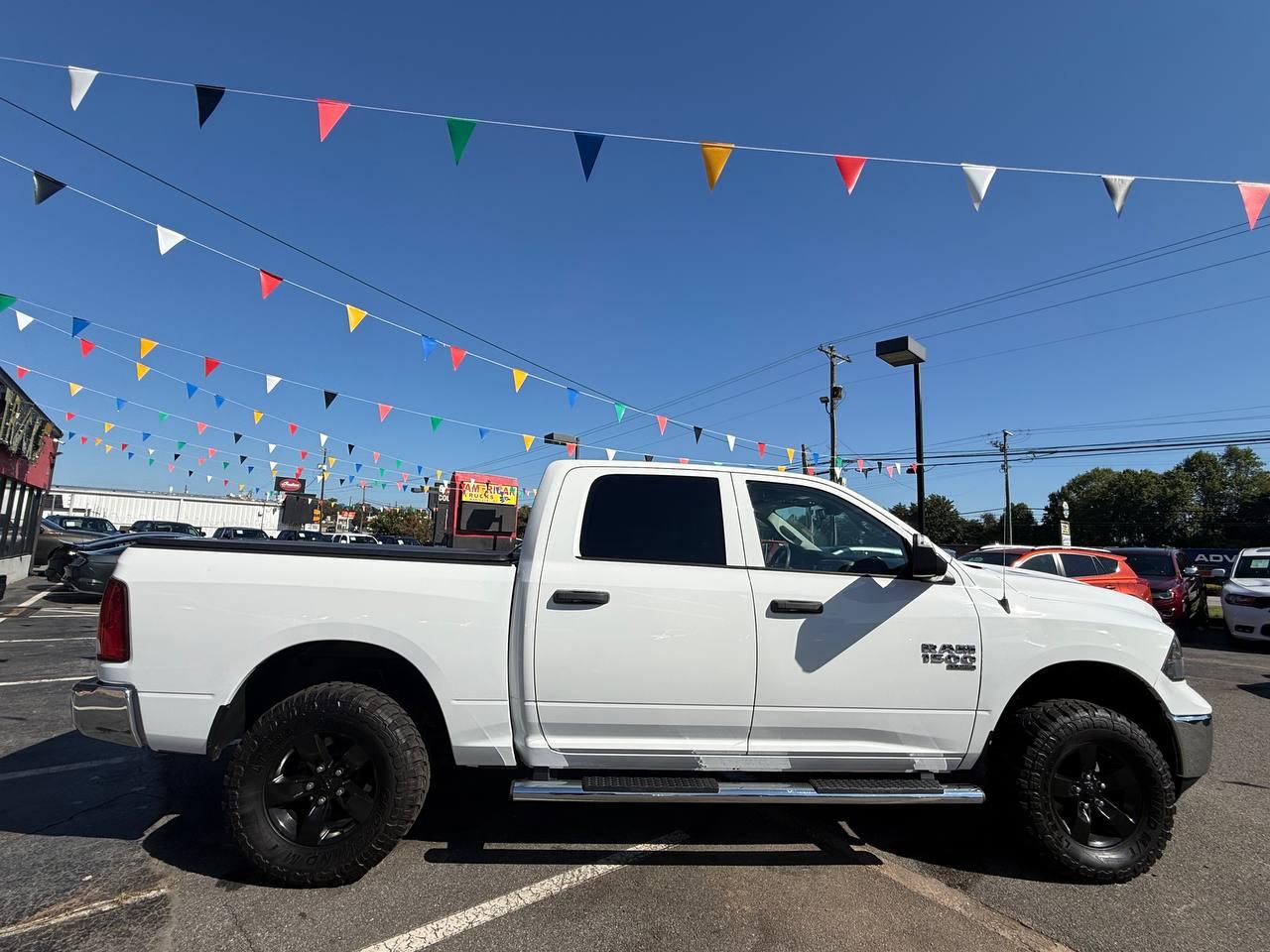 RAM 1500 Classic Tradesman Crew Cab SWB 2WD 2021