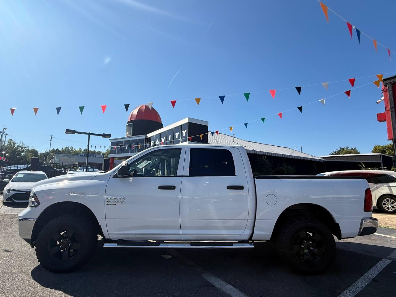 RAM 1500 Classic Tradesman Crew Cab SWB 2WD 2021