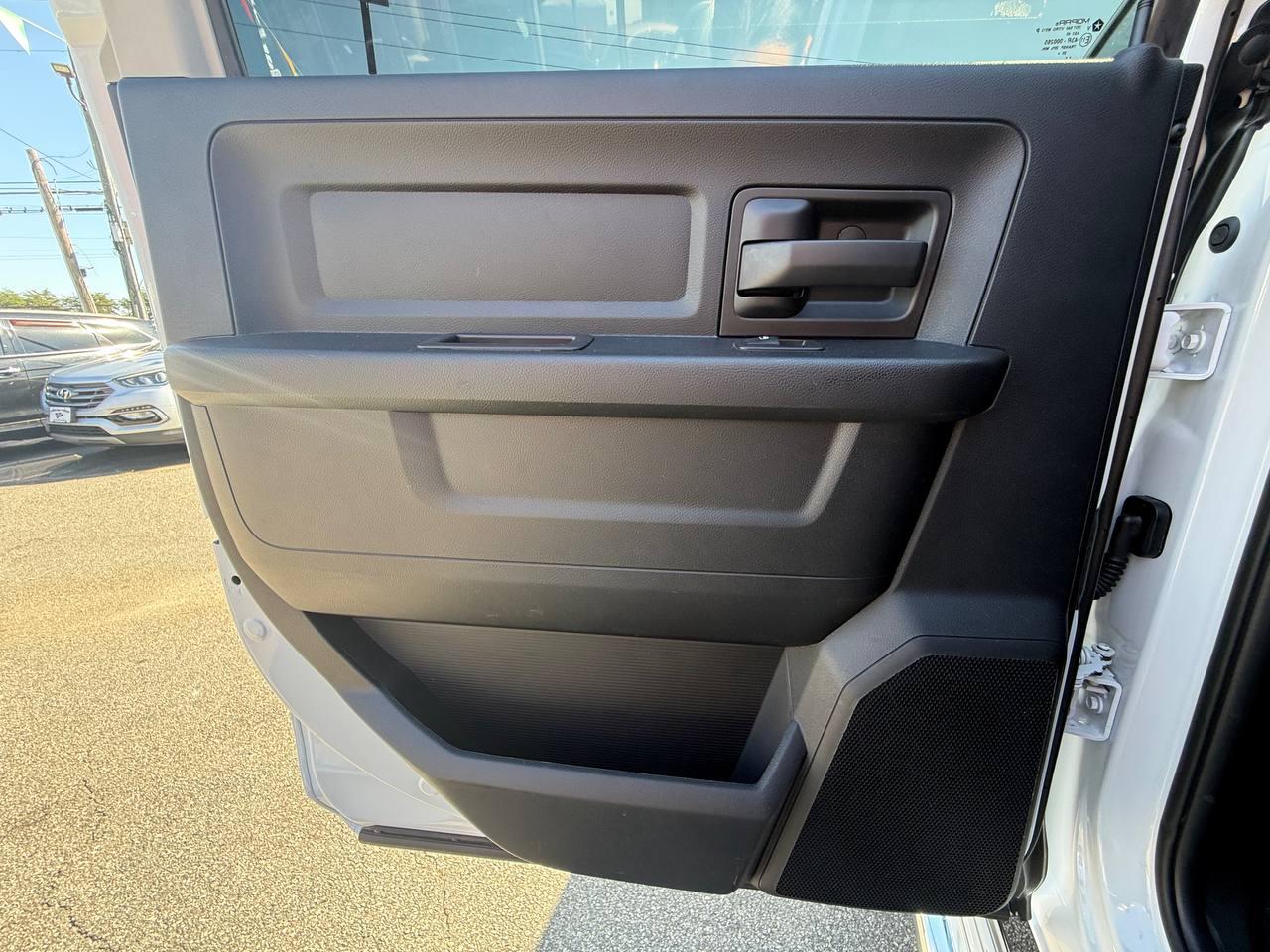 RAM 1500 Classic Tradesman Crew Cab SWB 2WD 2021