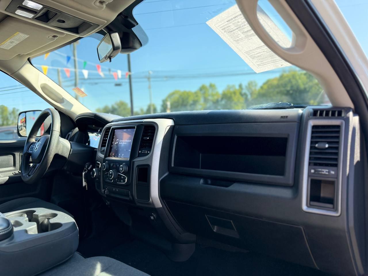 RAM 1500 Classic Tradesman Crew Cab SWB 2WD 2021