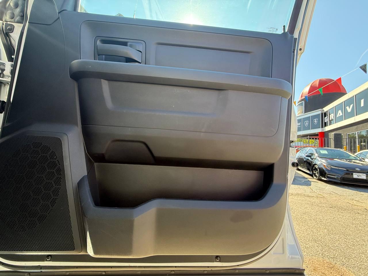 RAM 1500 Classic Tradesman Crew Cab SWB 2WD 2021