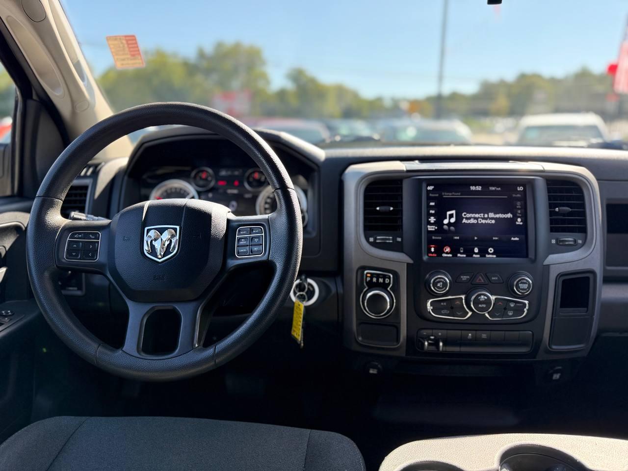 RAM 1500 Classic Tradesman Crew Cab SWB 2WD 2021