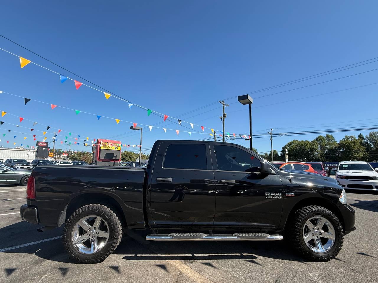 RAM 1500 Tradesman Crew Cab SWB 2WD 2018
