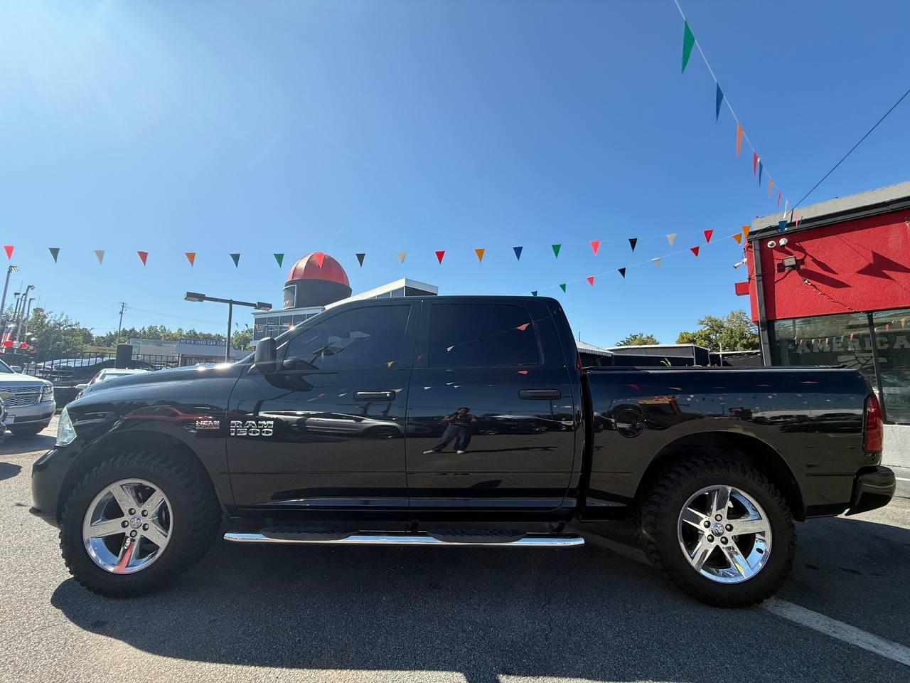 RAM 1500 Tradesman Crew Cab SWB 2WD 2018