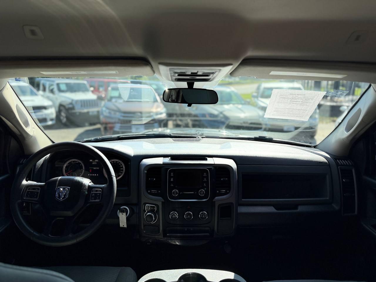 RAM 1500 Tradesman Crew Cab SWB 2WD 2018