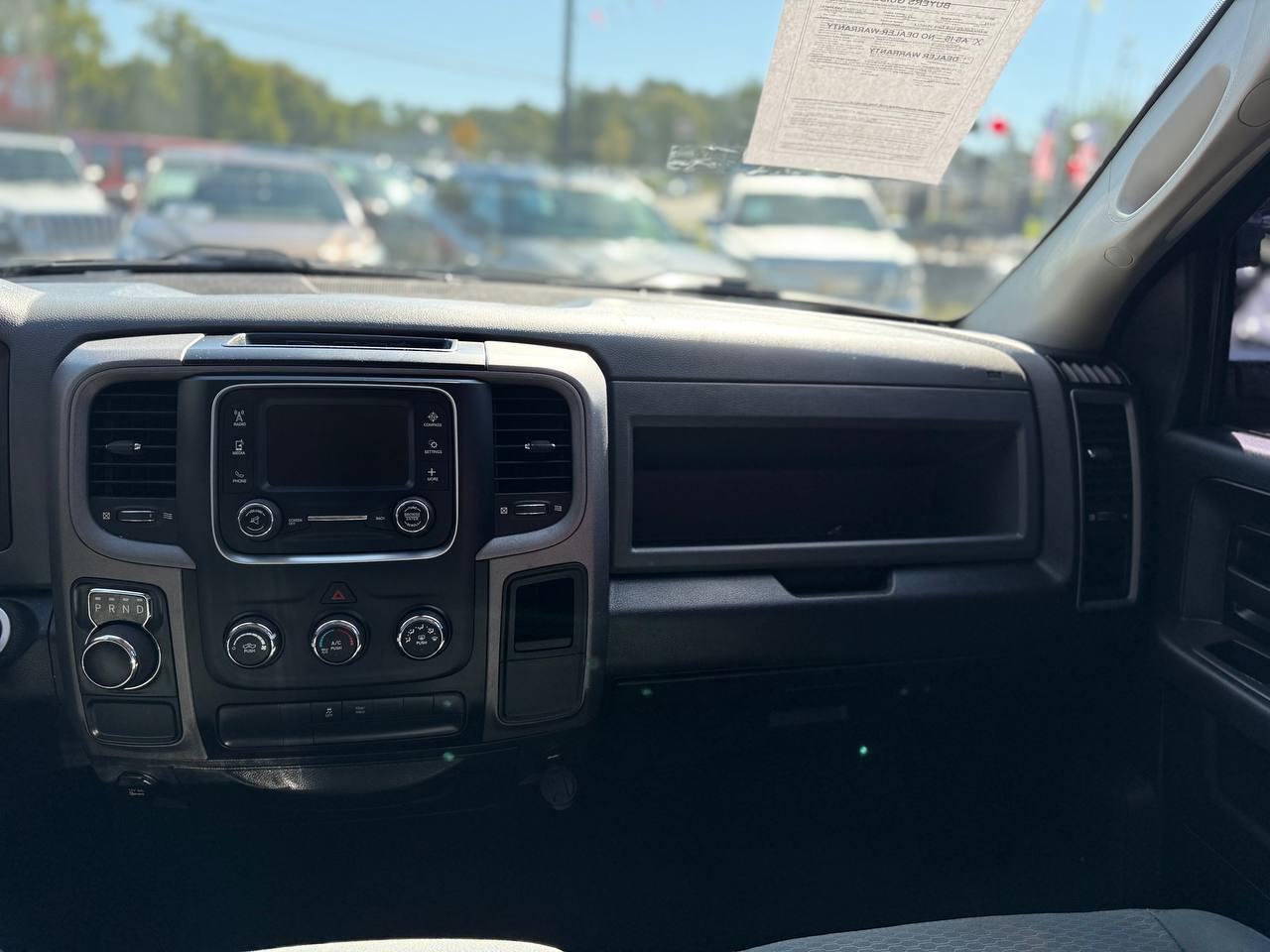 RAM 1500 Tradesman Crew Cab SWB 2WD 2018