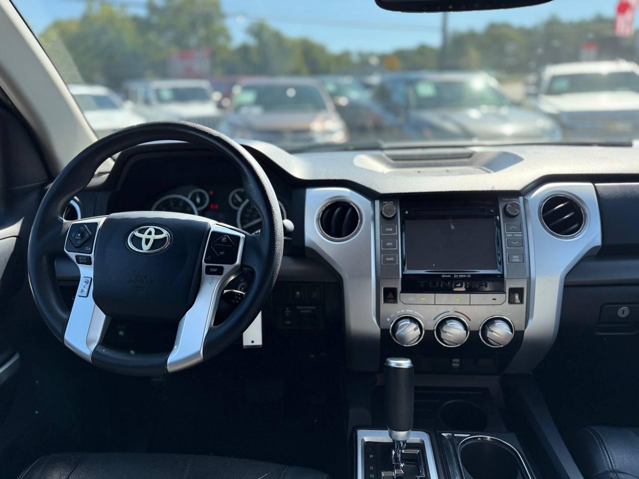 Toyota Tundra SR5 5.7L V8 FFV CrewMax 2WD 2016