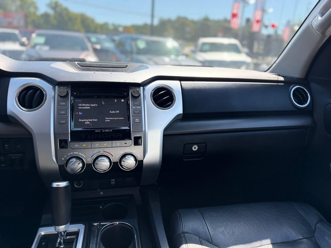 Toyota Tundra SR5 5.7L V8 FFV CrewMax 2WD 2016