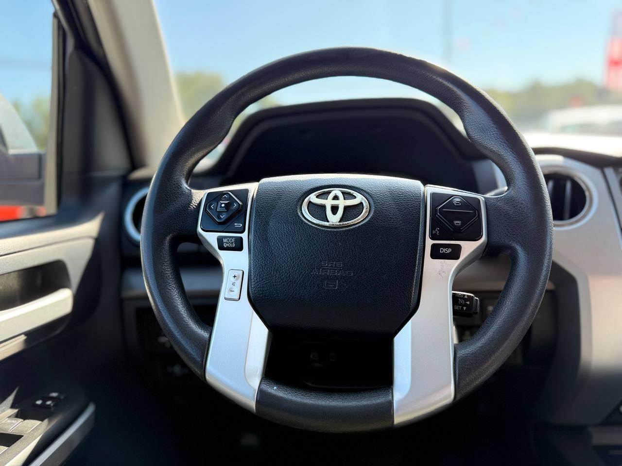Toyota Tundra SR5 5.7L V8 FFV CrewMax 2WD 2016