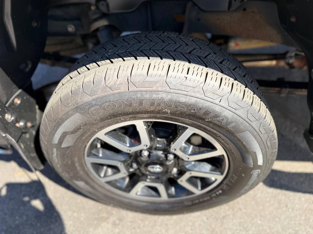 Toyota Tundra SR5 5.7L V8 FFV CrewMax 2WD 2016