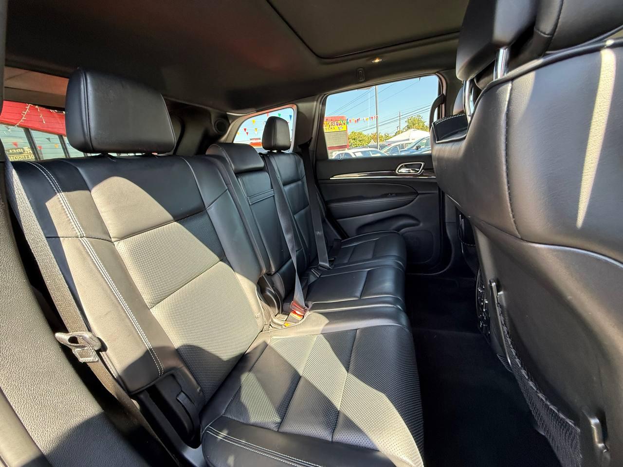 Jeep Grand Cherokee Overland 2WD 2016