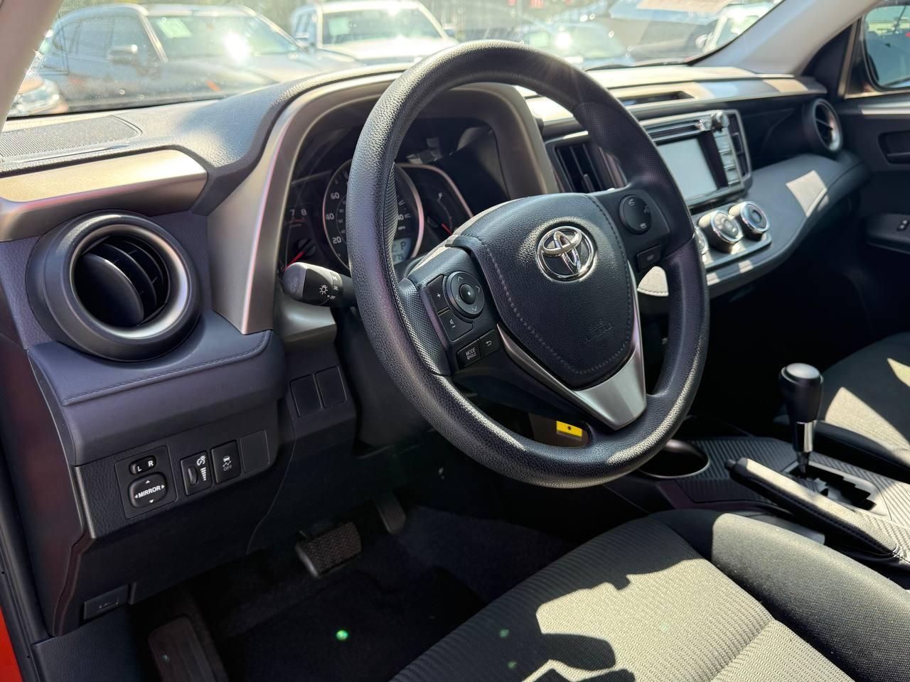 Toyota RAV4 LE FWD 2015