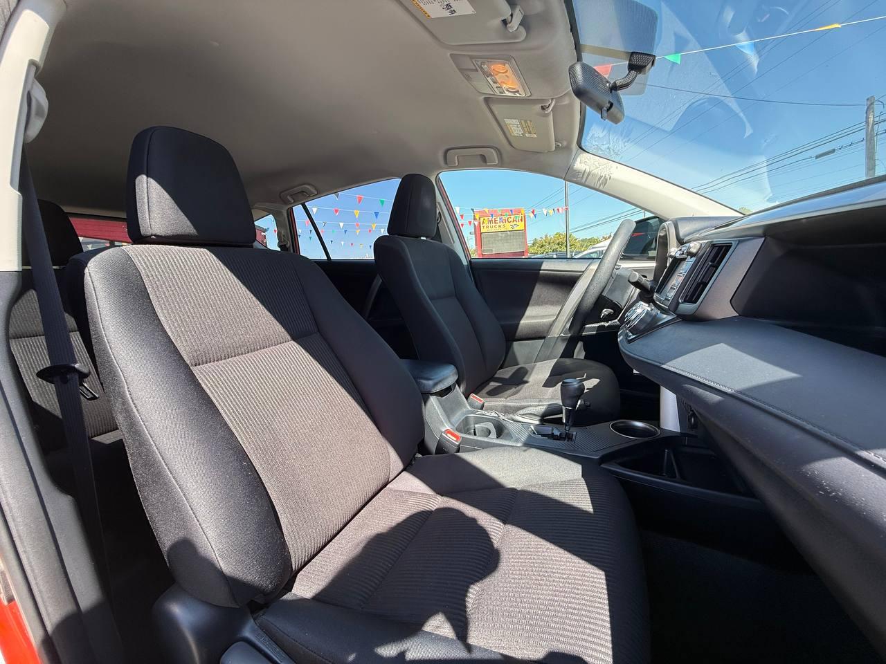 Toyota RAV4 LE FWD 2015