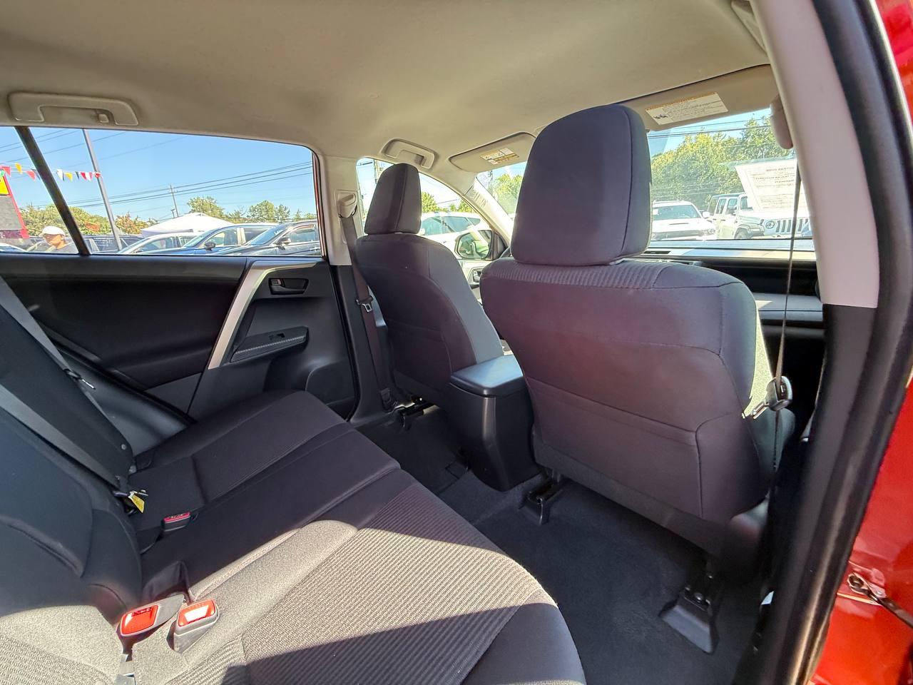 Toyota RAV4 LE FWD 2015
