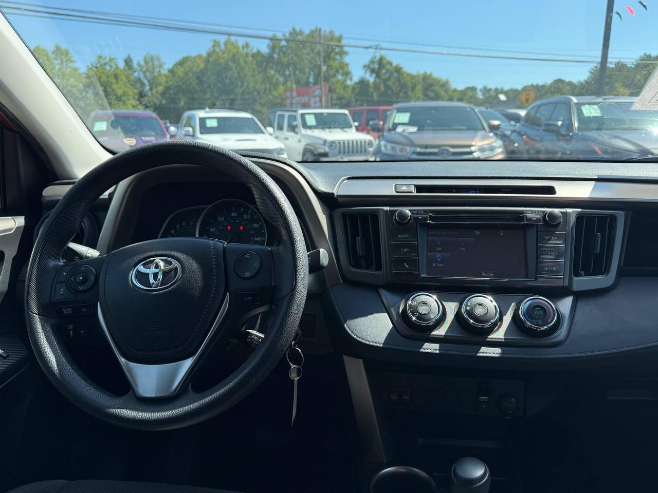 Toyota RAV4 LE FWD 2015
