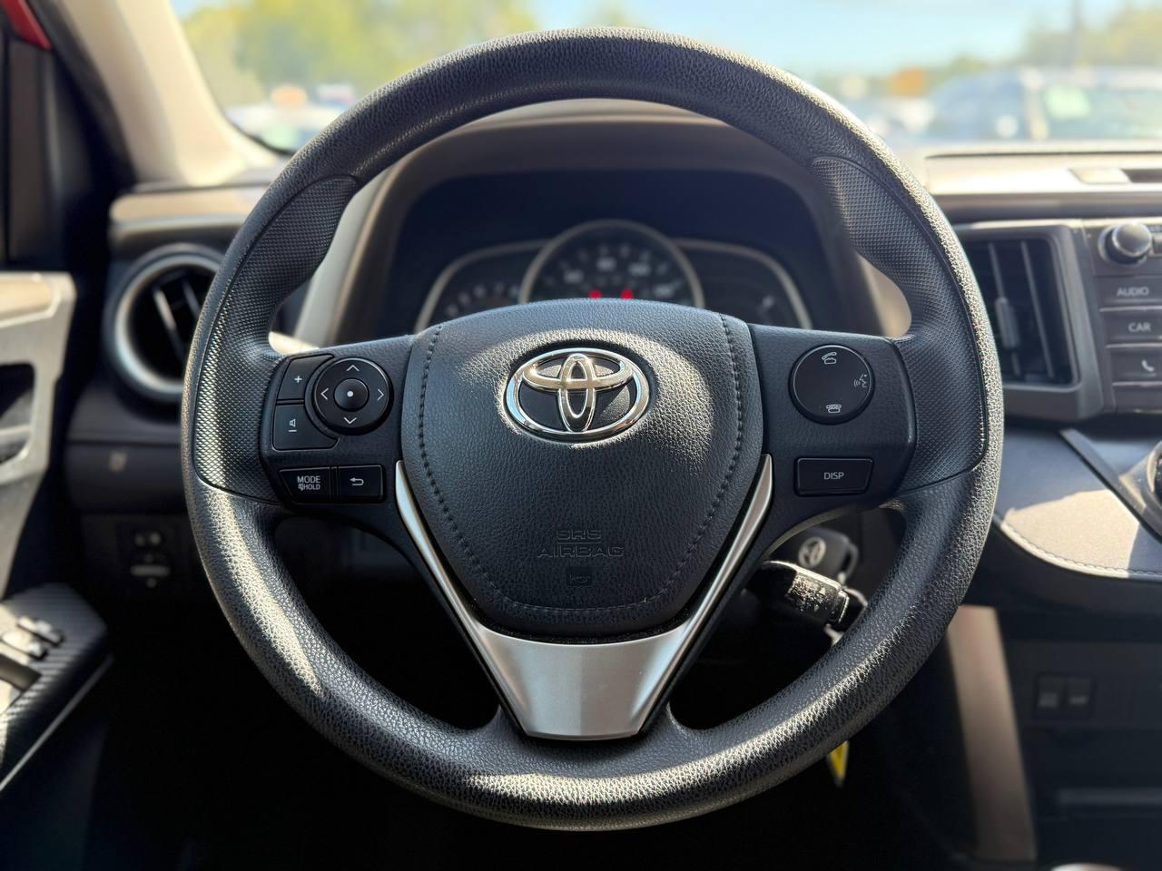 Toyota RAV4 LE FWD 2015