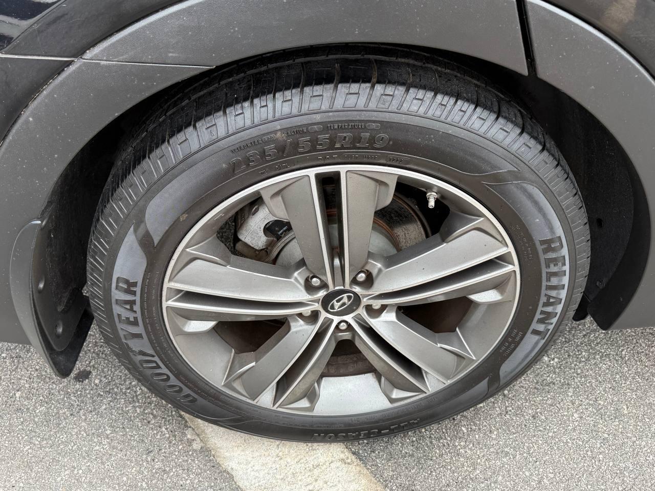 Hyundai Santa Fe Limited FWD 2014