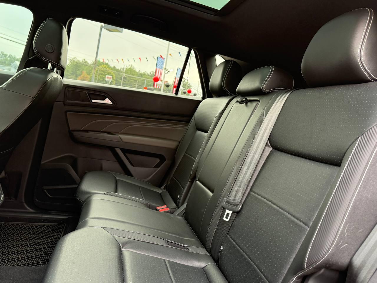 Volkswagen Atlas Cross Sport V6 SE w/Technology R-Line 2021