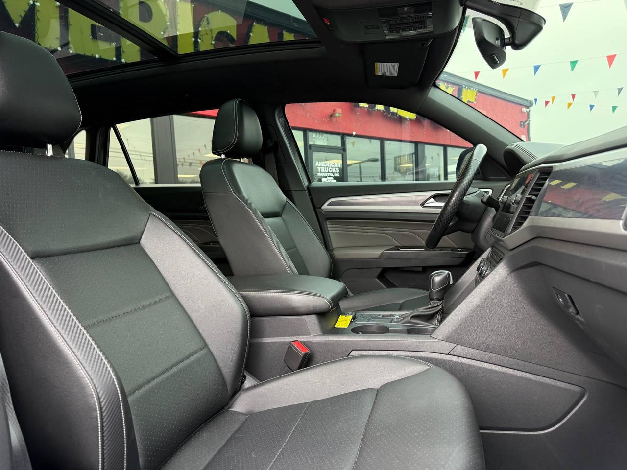 Volkswagen Atlas Cross Sport V6 SE w/Technology R-Line 2021