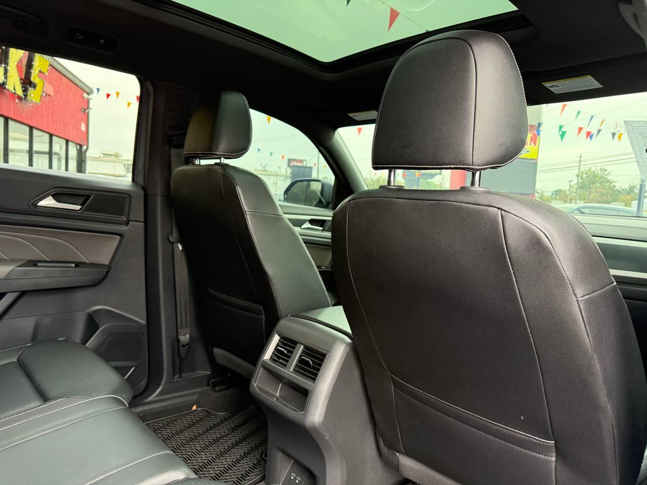 Volkswagen Atlas Cross Sport V6 SE w/Technology R-Line 2021