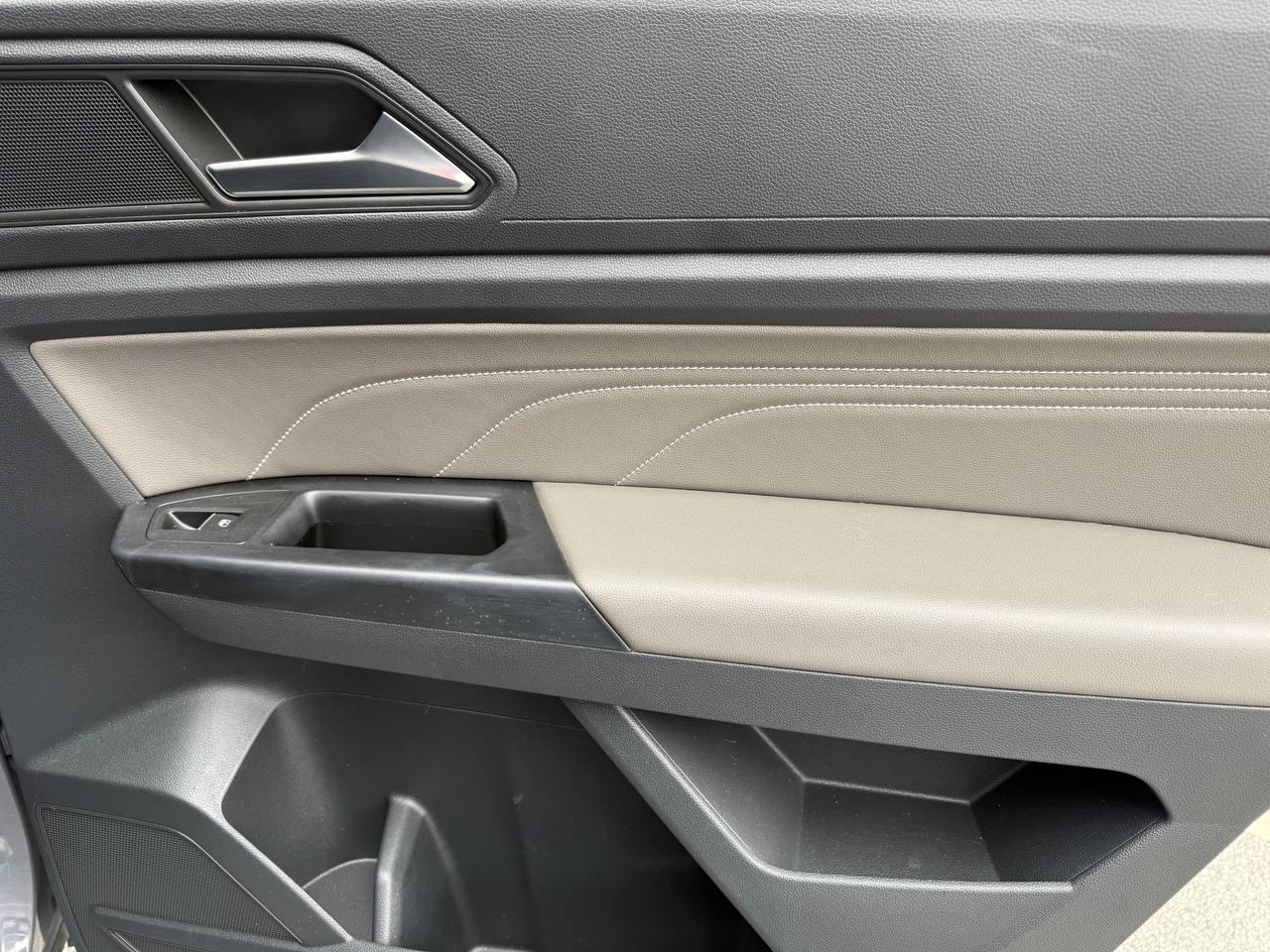 Volkswagen Atlas Cross Sport V6 SE w/Technology R-Line 2021