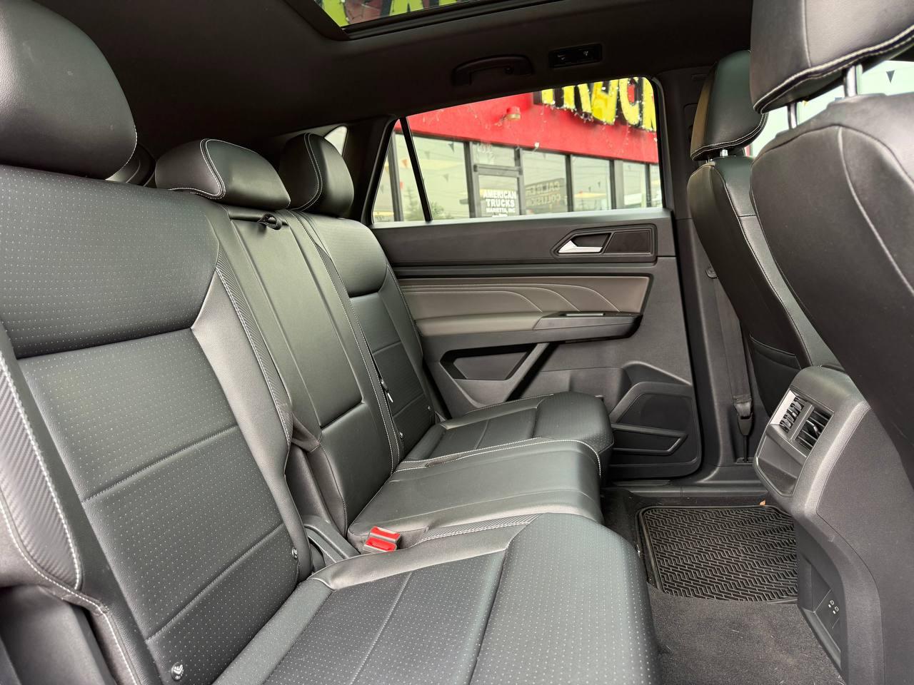 Volkswagen Atlas Cross Sport V6 SE w/Technology R-Line 2021