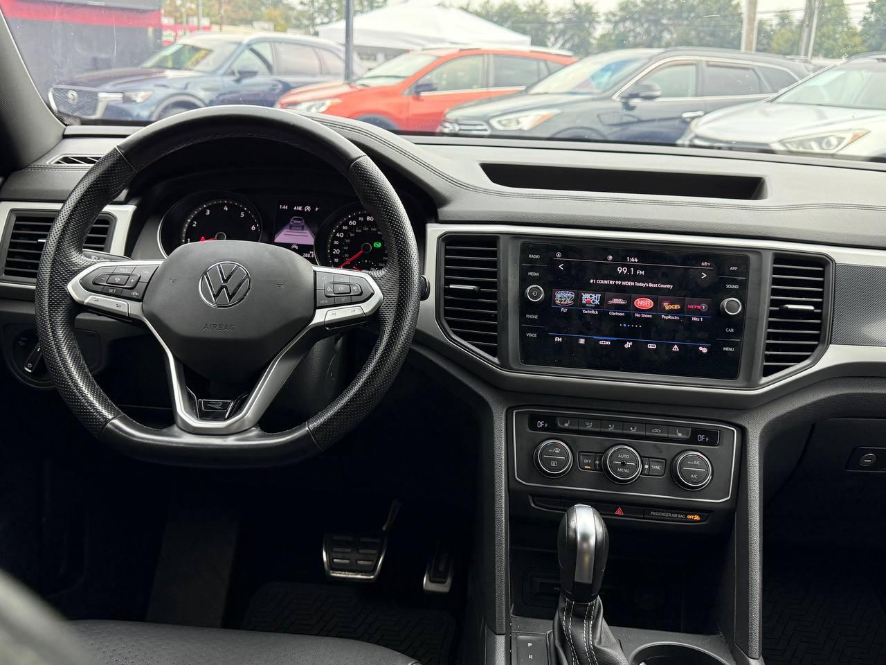 Volkswagen Atlas Cross Sport V6 SE w/Technology R-Line 2021