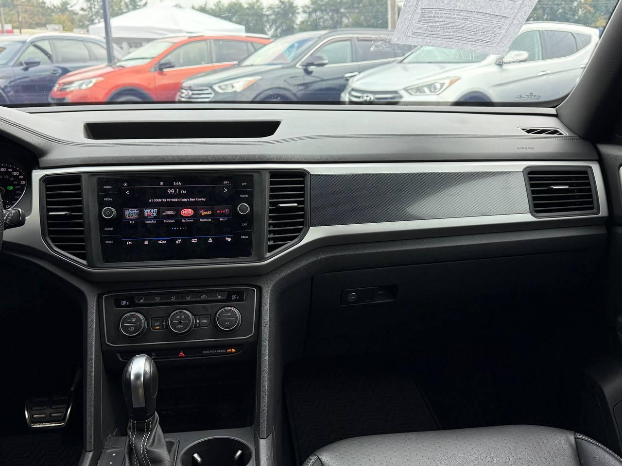Volkswagen Atlas Cross Sport V6 SE w/Technology R-Line 2021