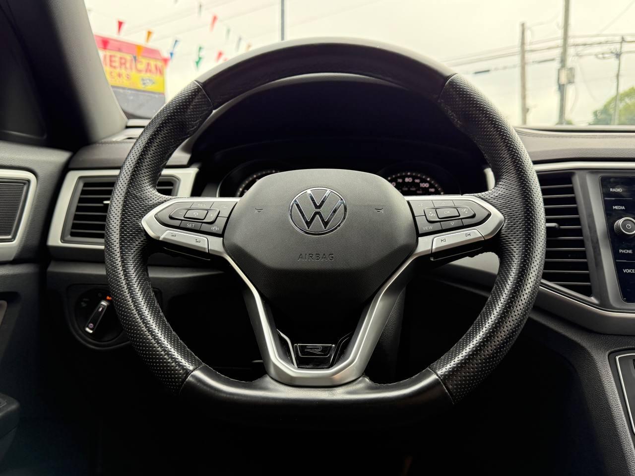 Volkswagen Atlas Cross Sport V6 SE w/Technology R-Line 2021