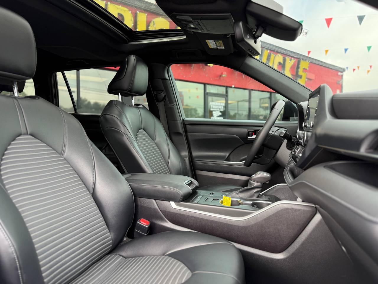 Toyota Highlander XSE FWD V6 2021