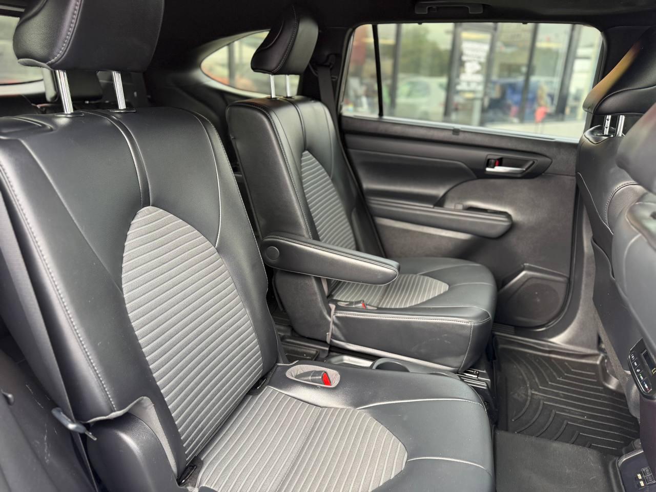 Toyota Highlander XSE FWD V6 2021