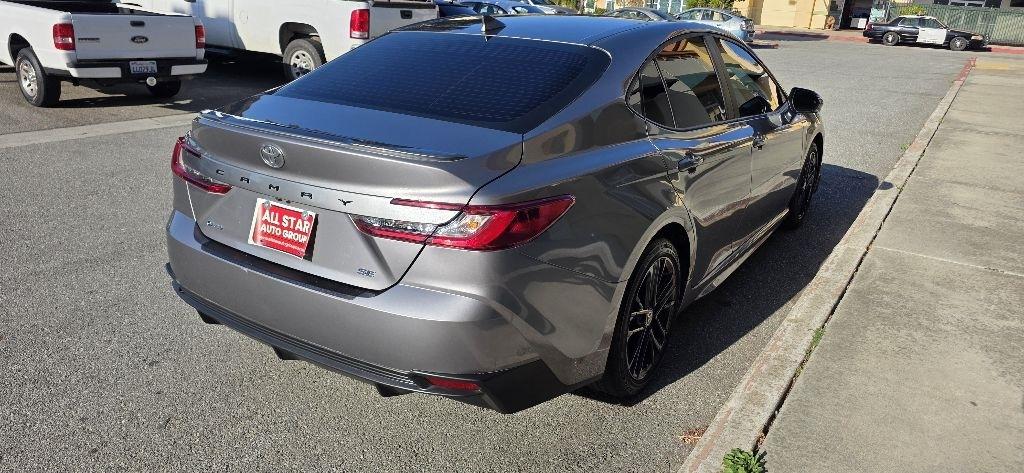 Toyota Camry Hybrid XLE 2025