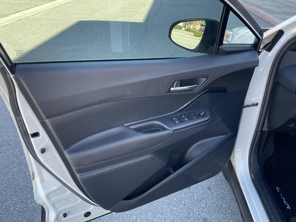 Toyota C-HR XLE 2018